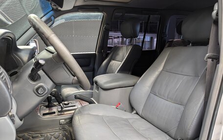 Toyota Land Cruiser 100 рестайлинг 2, 2002 год, 1 385 000 рублей, 18 фотография
