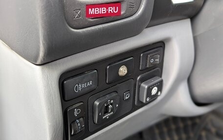 Toyota Land Cruiser 100 рестайлинг 2, 2002 год, 1 385 000 рублей, 15 фотография