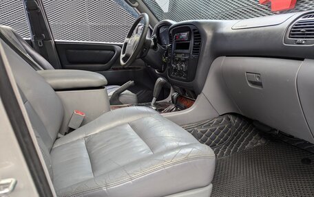 Toyota Land Cruiser 100 рестайлинг 2, 2002 год, 1 385 000 рублей, 34 фотография