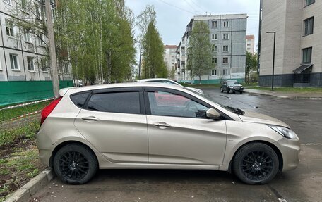 Hyundai Solaris II рестайлинг, 2012 год, 850 000 рублей, 4 фотография