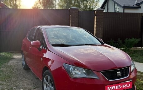 SEAT Ibiza IV рестайлинг 2, 2012 год, 780 000 рублей, 4 фотография