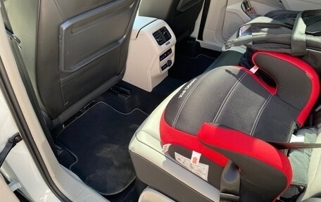 Volkswagen Tiguan II, 2018 год, 3 350 000 рублей, 8 фотография