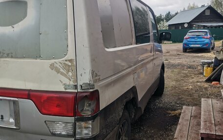 Mazda Bongo Friendee i рестайлинг, 2001 год, 350 000 рублей, 7 фотография