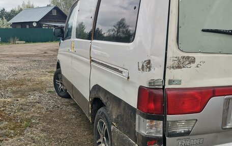 Mazda Bongo Friendee i рестайлинг, 2001 год, 350 000 рублей, 4 фотография