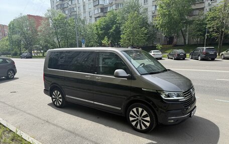 Volkswagen Multivan T6 рестайлинг, 2020 год, 7 800 000 рублей, 5 фотография