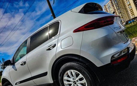 KIA Sportage IV рестайлинг, 2020 год, 2 465 000 рублей, 3 фотография