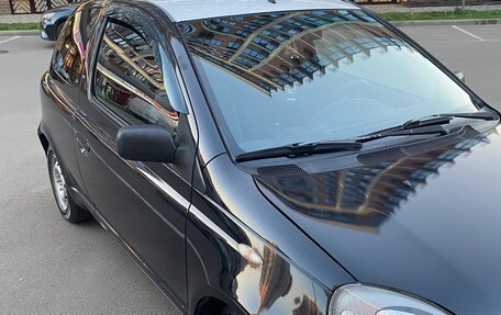 Toyota Yaris I рестайлинг, 2001 год, 380 000 рублей, 2 фотография