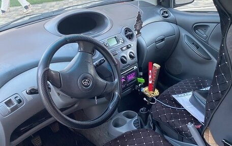 Toyota Yaris I рестайлинг, 2001 год, 380 000 рублей, 6 фотография