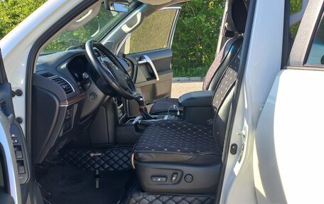 Toyota Land Cruiser Prado 150 рестайлинг 2, 2021 год, 7 800 000 рублей, 3 фотография
