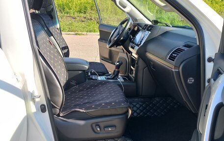Toyota Land Cruiser Prado 150 рестайлинг 2, 2021 год, 7 800 000 рублей, 7 фотография