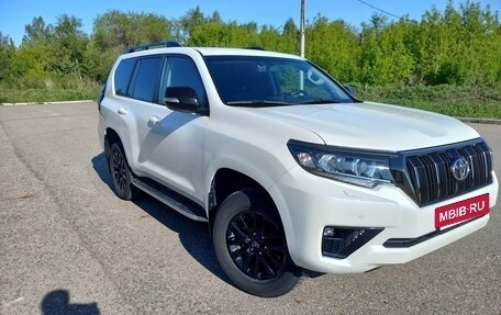 Toyota Land Cruiser Prado 150 рестайлинг 2, 2021 год, 7 800 000 рублей, 17 фотография