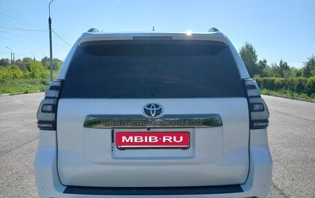 Toyota Land Cruiser Prado 150 рестайлинг 2, 2021 год, 7 800 000 рублей, 12 фотография