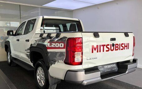 Mitsubishi L200, 2024 год, 4 300 000 рублей, 8 фотография