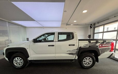 Mitsubishi L200, 2024 год, 4 300 000 рублей, 10 фотография