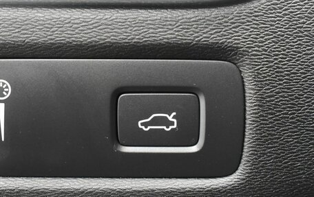 Volvo XC60 II, 2019 год, 3 090 000 рублей, 24 фотография