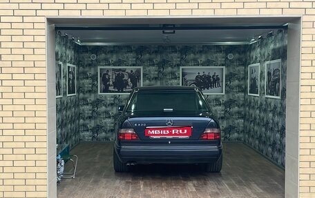 Mercedes-Benz E-Класс, 1995 год, 2 500 000 рублей, 5 фотография