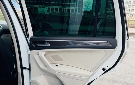 Volkswagen Tiguan II, 2019 год, 3 300 000 рублей, 24 фотография