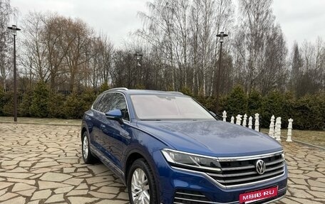 Volkswagen Touareg III, 2019 год, 4 460 000 рублей, 2 фотография