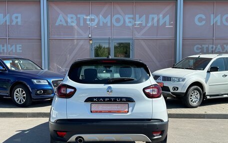 Renault Kaptur I рестайлинг, 2021 год, 1 599 000 рублей, 6 фотография