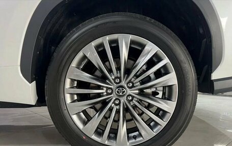 Toyota Highlander, 2025 год, 5 899 000 рублей, 23 фотография