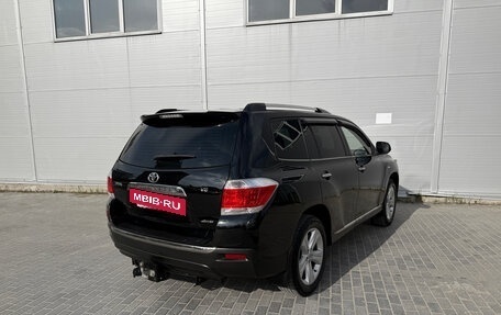 Toyota Highlander III, 2012 год, 1 345 000 рублей, 4 фотография