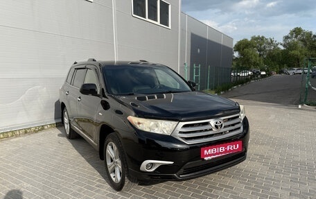 Toyota Highlander III, 2012 год, 1 345 000 рублей, 3 фотография