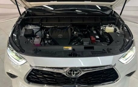 Toyota Highlander, 2025 год, 5 899 000 рублей, 21 фотография