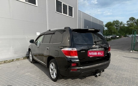 Toyota Highlander III, 2012 год, 1 345 000 рублей, 6 фотография