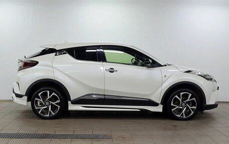 Toyota C-HR I рестайлинг, 2017 год, 1 730 000 рублей, 4 фотография