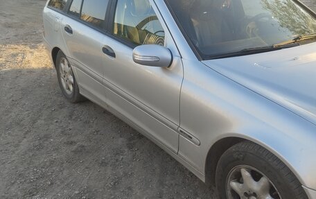 Mercedes-Benz C-Класс, 2005 год, 870 000 рублей, 3 фотография
