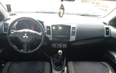 Mitsubishi Outlander III рестайлинг 3, 2011 год, 910 000 рублей, 2 фотография
