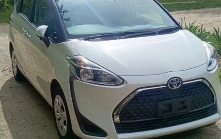 Toyota Sienta II, 2021 год, 1 780 000 рублей, 8 фотография