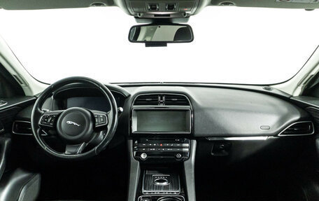 Jaguar F-Pace, 2016 год, 2 149 000 рублей, 13 фотография