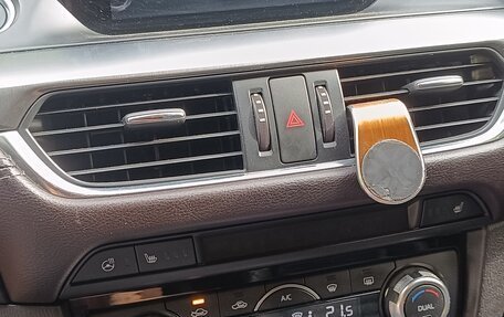 Mazda 6, 2017 год, 1 920 000 рублей, 13 фотография