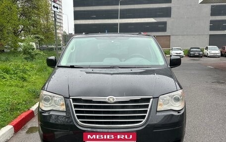 Chrysler Voyager IV, 2008 год, 1 300 000 рублей, 2 фотография