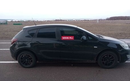 Opel Astra J, 2011 год, 600 000 рублей, 2 фотография