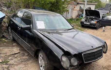 Mercedes-Benz E-Класс, 1997 год, 130 000 рублей, 1 фотография