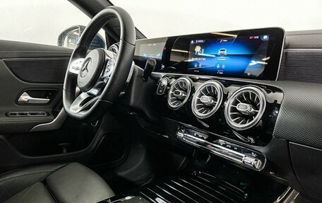 Mercedes-Benz CLA, 2019 год, 3 897 000 рублей, 9 фотография