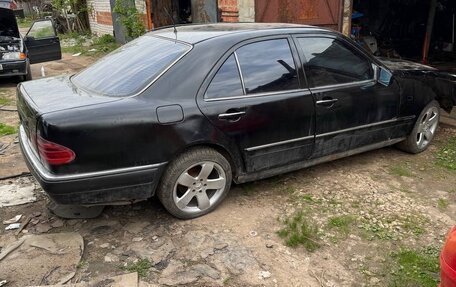 Mercedes-Benz E-Класс, 1997 год, 130 000 рублей, 4 фотография
