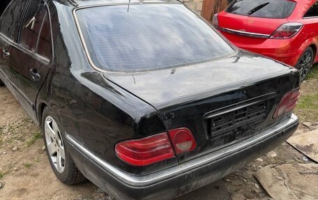 Mercedes-Benz E-Класс, 1997 год, 130 000 рублей, 3 фотография
