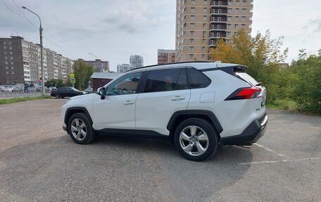 Toyota RAV4, 2021 год, 3 550 000 рублей, 2 фотография
