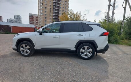 Toyota RAV4, 2021 год, 3 550 000 рублей, 3 фотография