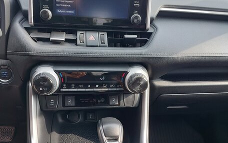 Toyota RAV4, 2021 год, 3 550 000 рублей, 12 фотография