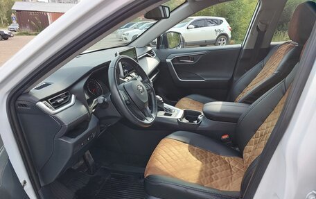 Toyota RAV4, 2021 год, 3 550 000 рублей, 10 фотография