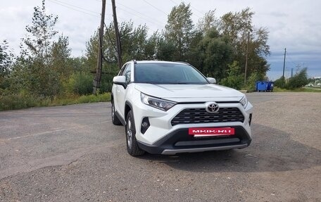 Toyota RAV4, 2021 год, 3 550 000 рублей, 5 фотография