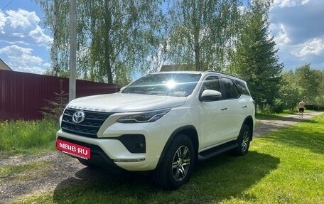 Toyota Fortuner II, 2022 год, 4 590 000 рублей, 8 фотография