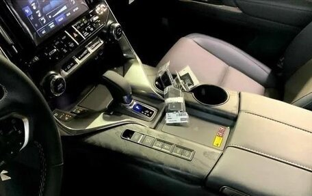 Lexus LX, 2025 год, 24 000 000 рублей, 5 фотография