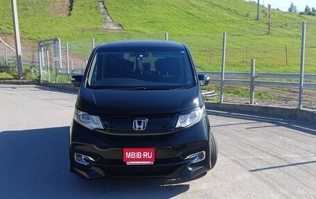 Honda Stepwgn IV, 2017 год, 2 200 000 рублей, 2 фотография