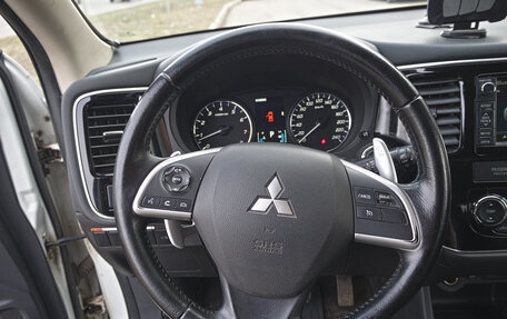 Mitsubishi Outlander III рестайлинг 3, 2014 год, 1 676 000 рублей, 12 фотография