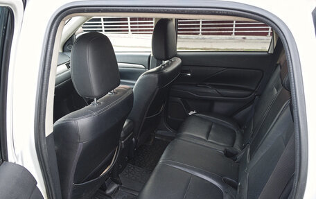 Mitsubishi Outlander III рестайлинг 3, 2014 год, 1 676 000 рублей, 22 фотография
